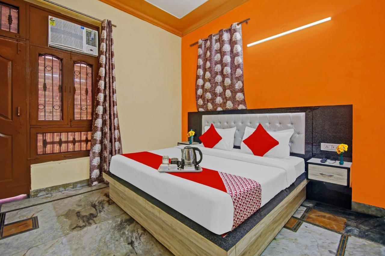 Oyo Galaxy Plaza Hotel กาเซียบัด ภายนอก รูปภาพ