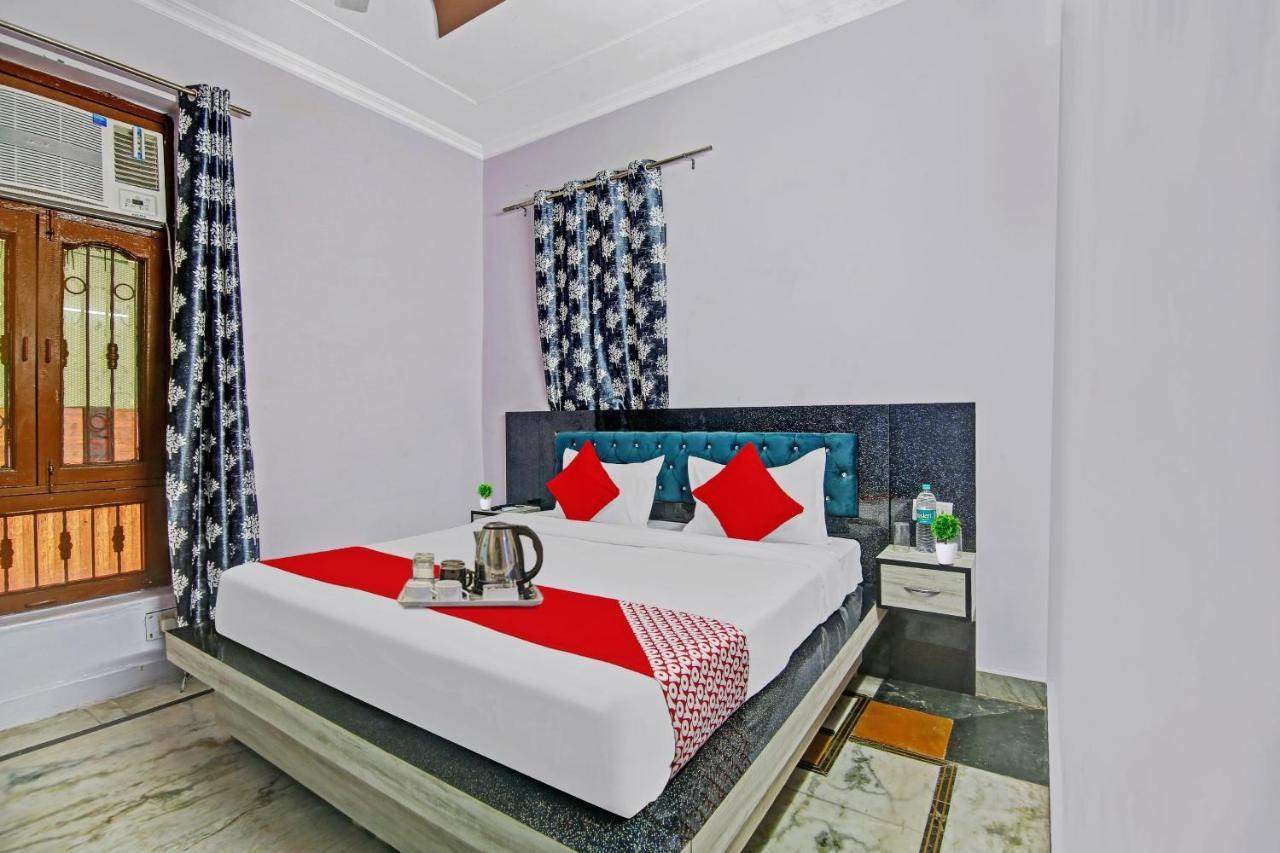 Oyo Galaxy Plaza Hotel กาเซียบัด ภายนอก รูปภาพ