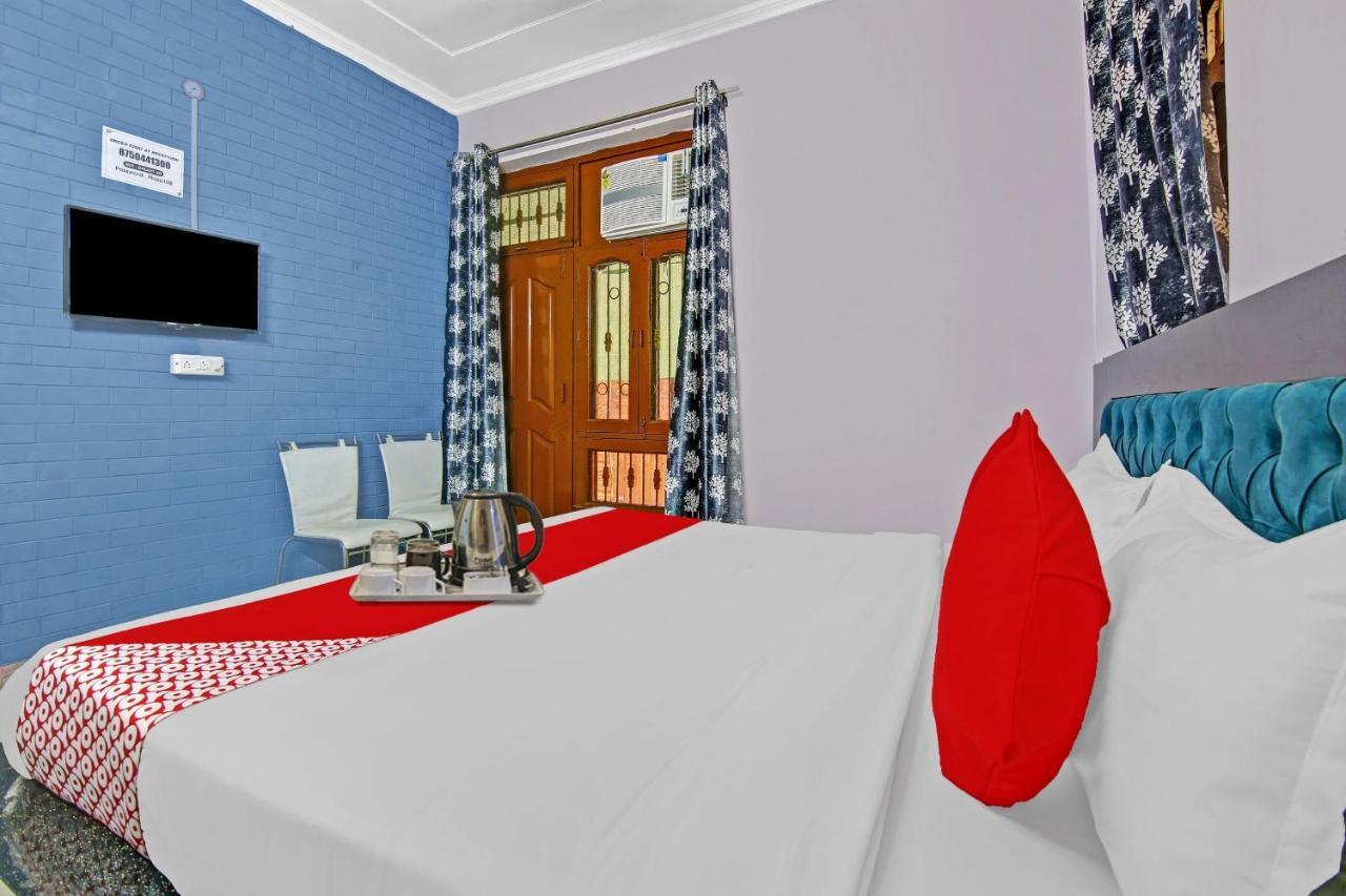 Oyo Galaxy Plaza Hotel กาเซียบัด ภายนอก รูปภาพ
